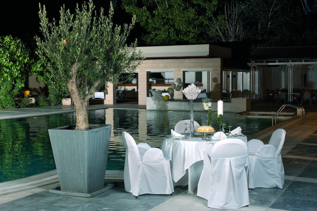 Grcka hoteli letovanje, Agia Triada, Sun Beach, resoran kraj bazena